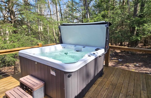 Oakland Cabin | Recreational Therapy- Private 2 Bedroom with Hot Tub and Firepit