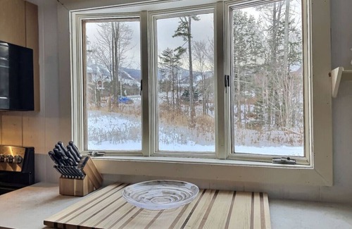 Killington Apartment | Red Bear Inn- 6.5 Baths! Grill, Pool, Central