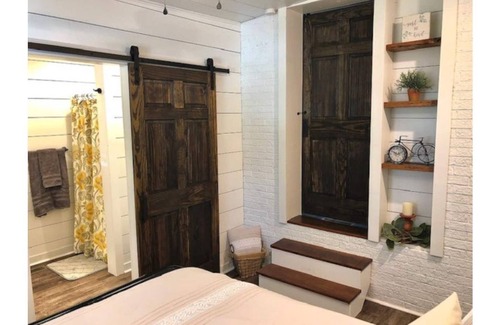 Mount Airy House | Red Brush Charmer - Home Away from Home