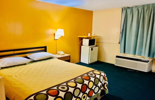 Lima Hotel | Red Carpet Inn & Suites Lima