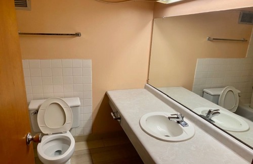 Lima Hotel | Red Carpet Inn & Suites Lima