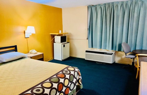 Lima Hotel | Red Carpet Inn & Suites Lima