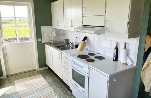 Alby Ski Chalet | Red cozy cottage with sea view | SE04035