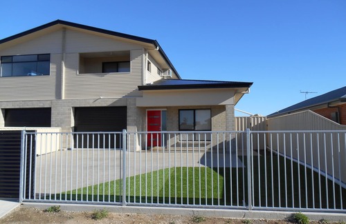 Melville Apartment | Red Door Retreat - Dog Friendly - Off peak special!