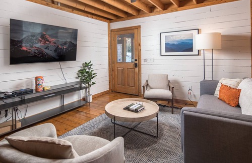 Boone Cabin | Red Feather Cabins 101