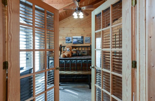 Branson Cedars Cabin | Red Feather Falls | 2 Bed, 2 Bath