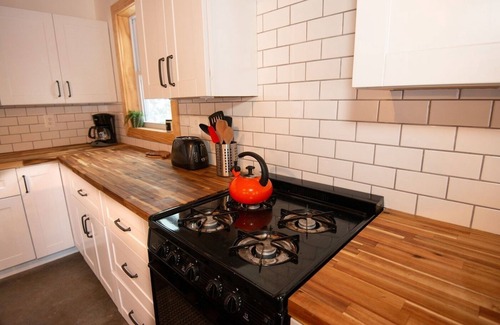 Grand Marais Cabin | RED FOX CABIN ON DEVIL TRACK LAKE IN GRAND MARAIS, MN! CHARMING & REFINED!