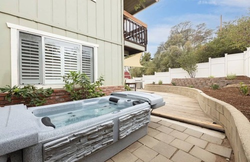 Three Rivers House | Red Hill Retreat w Spa @Gate to Natl Park