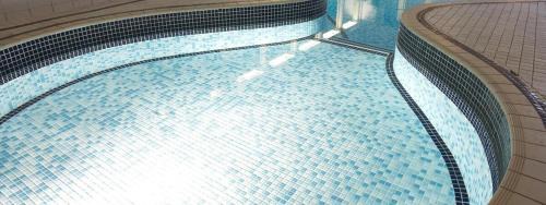 South Cliff Apartment | Red Lea Apartments with Pool & Spa Access