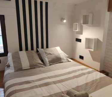 Tetuan Apartment | Red Loft in Madrid