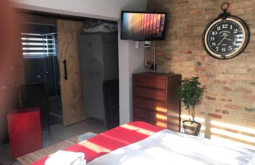 Lynnwood Ridge Apartment | Red Lotus Studio Pta East-No Loadshedding