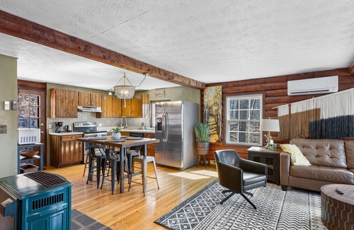 Waynesville Cabin | Red Maple Retreat - entire property