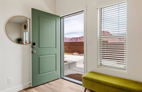 Ivins House | Red Mountain Views - Monthly