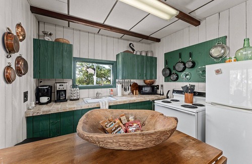 Fredericksburg House | Red Oak Cabin | Newly Renovated | Great Views
