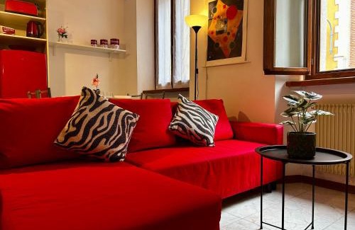 Udine Apartment | Red Oasis In Center Of Udine