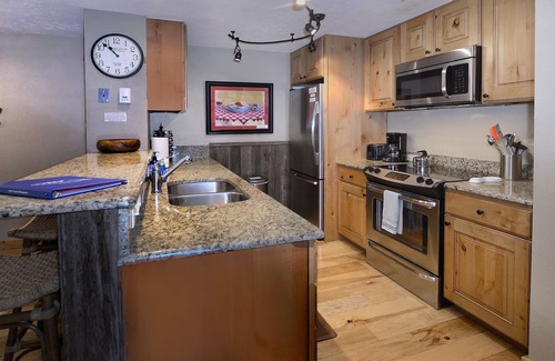 Crested Butte Condo | Red Paintbrush, Pool, Hot tub, walk to slopes!