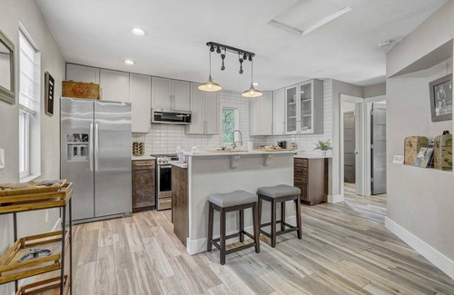 Colorado Springs Apartment | Red Rock Loft! Trails Apartment w/BBQ & Fire Pit