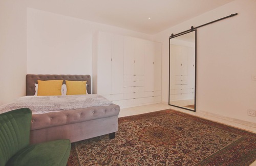 Gordon's Bay Apartment | Red Rock Ocean View Villa - Major's Room