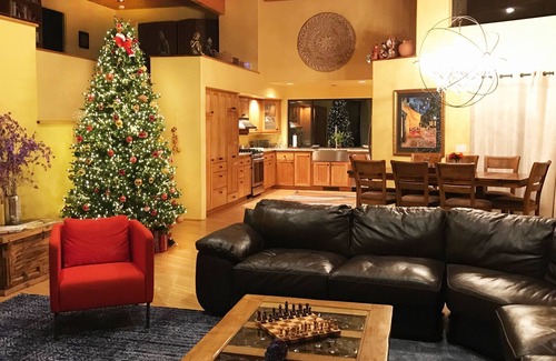 West Sedona House | Red Rock Views! Open, Secluded airy Zen retreat; Up to 50% off summer