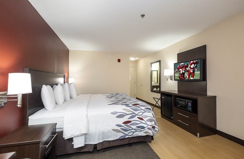 Wichita Hotel | Red Roof Inn & Conference Center Wichita Airport
