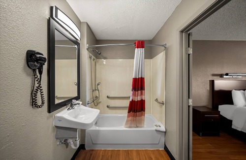 Las Colinas Hotel | Red Roof Inn Dallas - DFW Airport North