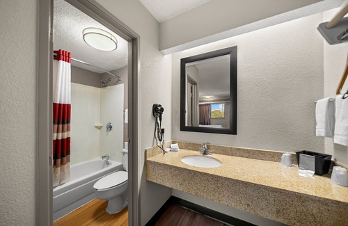Las Colinas Hotel | Red Roof Inn Dallas - DFW Airport North
