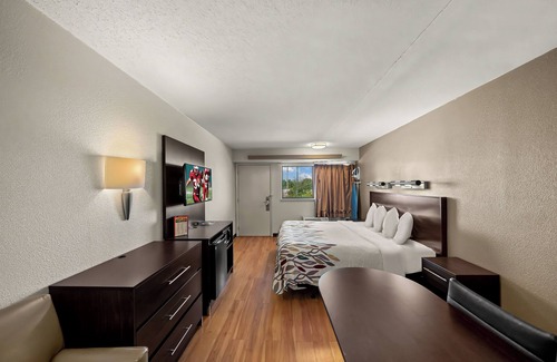 Las Colinas Hotel | Red Roof Inn Dallas - DFW Airport North