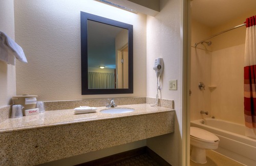 Ellendale Hotel | Red Roof Inn Memphis East