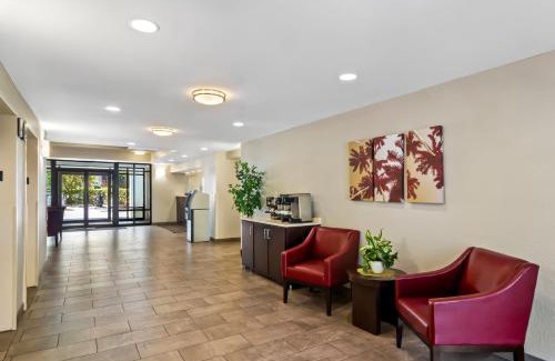 Southpoint Hotel | Red Roof Inn PLUS+ Jacksonville – Southpoint