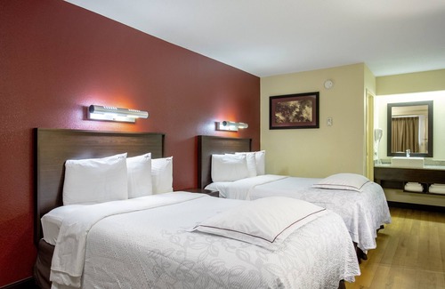 Monroeville Hotel | Red Roof Inn PLUS+ Pittsburgh East - Monroeville
