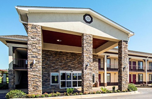 Greenwood Hotel | Red Roof Inn & Suites Greenwood, SC