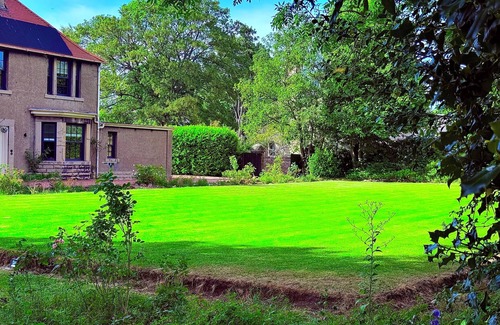 Newtongrange House | Red Roofs | 5BR Luxury | Near Edinburgh | EV Point