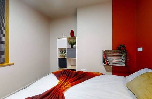 Worksop House | Red Room with city view