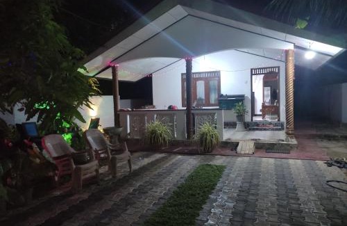 Thalaramba Villa | Red Rose Villa Mirissa