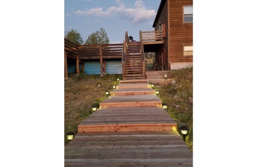 Indian Mountain Cabin | Red's Retreat- beautiful Mtn View, Game Room and Hot Tub!