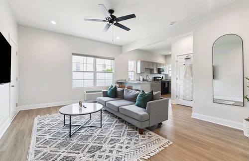 Historic Downtown Baton Rouge Apartment | Red Stick Proud - 1BR Apartment, 2nd Floor