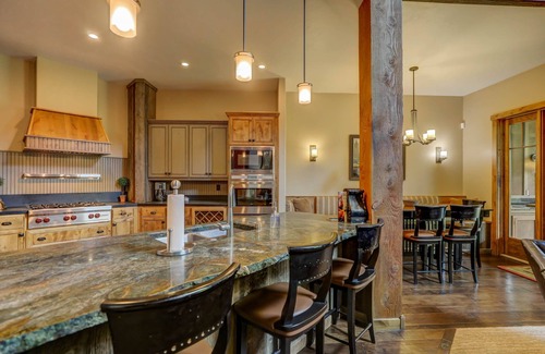 McCall House | Red Tail on the River - Private Hot Tub - River - Clubhouse w/gym, seasonal pool, sauna - Luxury