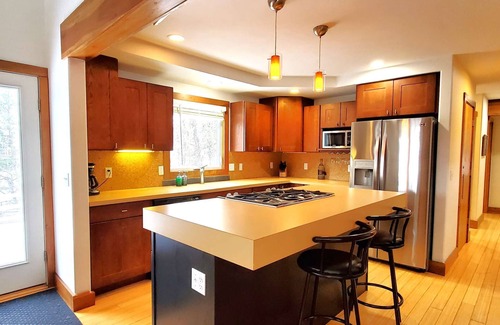 Traverse City House | Red Timbers Near Beaches and Wineries
