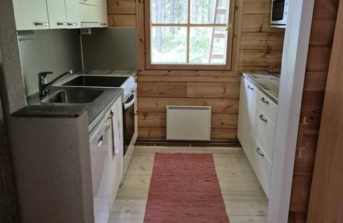 Hiukkajoki House | Red vacation home