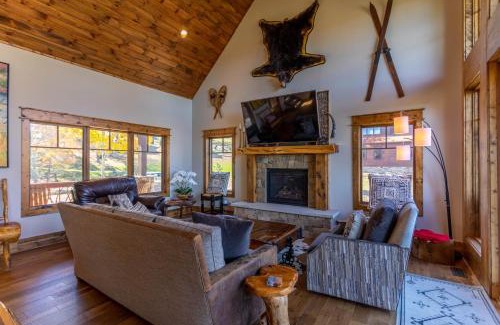 Elk Park House | Red White & Views at Eagles Nest