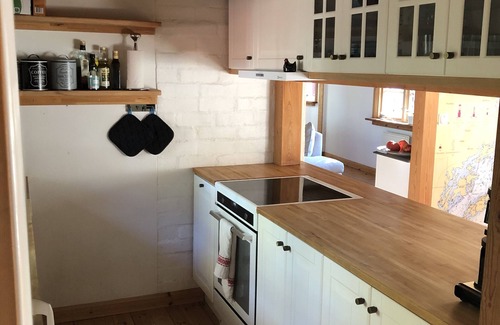 Saltsjobaden House | Red wooden house in Stockholm local resort