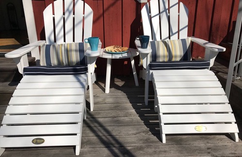 Saltsjobaden House | Red wooden house in Stockholm local resort