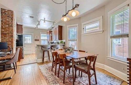 Washington Park West House | Redbrick Cottage/2BDRM/Wash Park/Yard