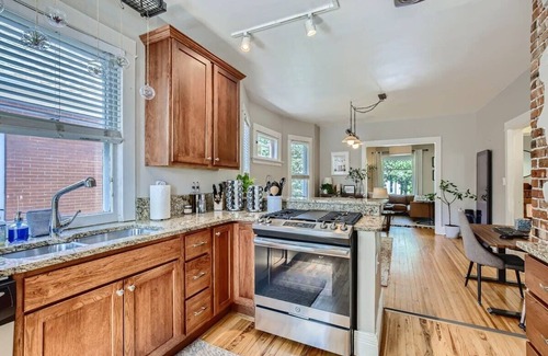 Washington Park West House | Redbrick Cottage/2BDRM/Wash Park/Yard