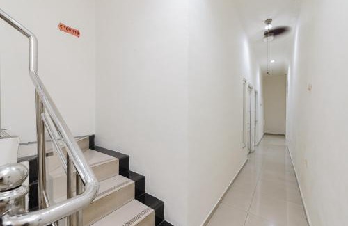 East Jakarta Hotel | RedDoorz at Jatiwaringin near Exit Toll Pondok Gede