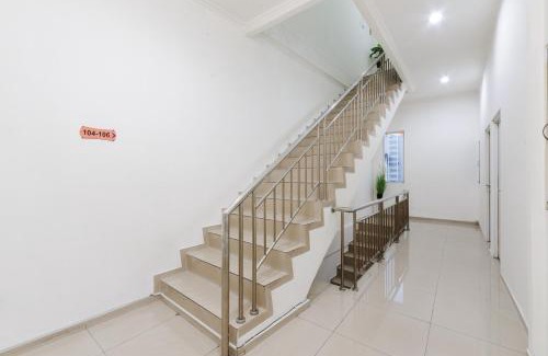 East Jakarta Hotel | RedDoorz at Jatiwaringin near Exit Toll Pondok Gede