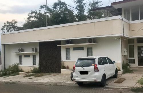 Sidomulyo Hotel | RedDoorz at Karangploso 2