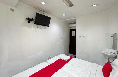 Jaka Sampurna Hotel | RedDoorz at Taman Galaxy Bekasi