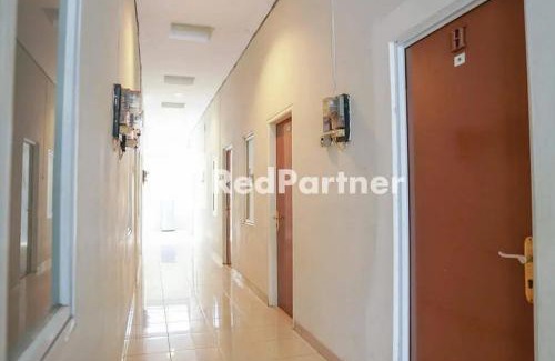 Curug Hotel | RedDoorz at Victory Homestay Karawaci