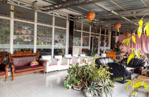 Sulawesi Hotel | RedDoorz @ Lolak Bolaang Mongondow